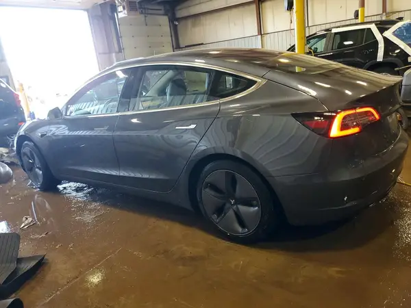 5YJ3E1EA4JF039716 2018 TESLA MODEL 3 - Image 2