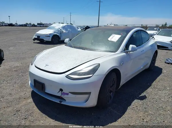 5YJ3E1EA4JF039862 2018 TESLA MODEL 3 - Image 2