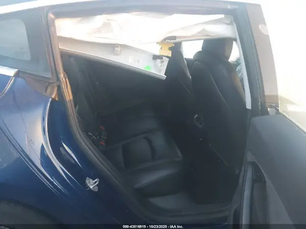 5YJ3E1EA4JF041403 2018 TESLA MODEL 3 - Image 8