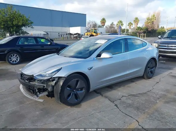 5YJ3E1EA4JF043037 2018 TESLA MODEL 3 - Image 2
