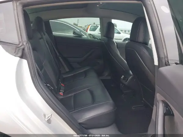5YJ3E1EA4JF043989 2018 TESLA MODEL 3 - Image 8