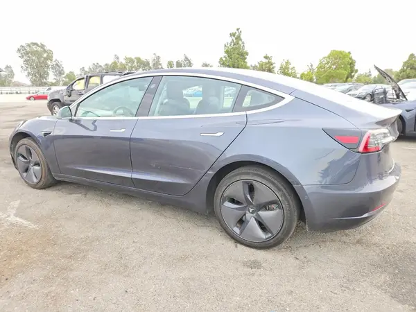 5YJ3E1EA4JF045094 2018 TESLA MODEL 3 - Image 2