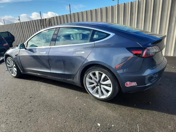 5YJ3E1EA4JF049839 2018 TESLA MODEL 3 - Image 2