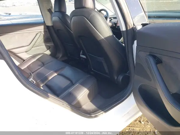 5YJ3E1EA4JF051011 2018 TESLA MODEL 3 - Image 8
