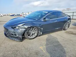 5YJ3E1EA4JF052918 2018 TESLA MODEL 3