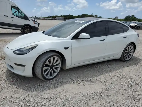 5YJ3E1EA4JF053647 2018 TESLA MODEL 3 - Image 1