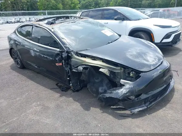 5YJ3E1EA4JF056984 2018 TESLA MODEL 3 - Image 1