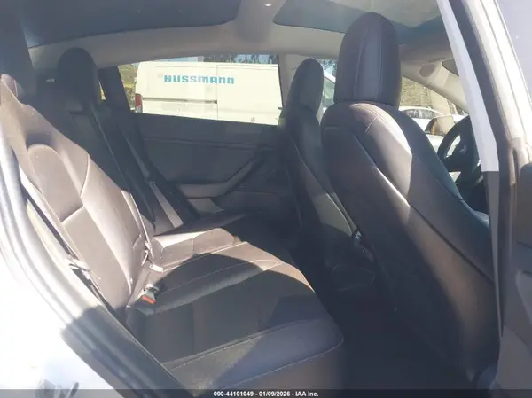5YJ3E1EA4JF057620 2018 TESLA MODEL 3 - Image 8