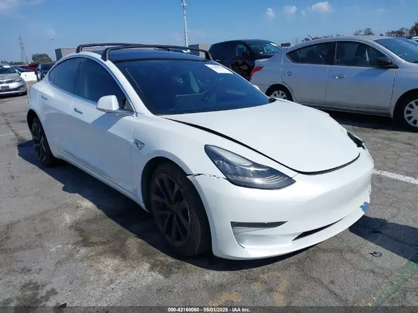 5YJ3E1EA4JF060176 2018 TESLA MODEL 3 - Image 1