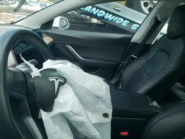 5YJ3E1EA4JF062350 2018 TESLA MODEL 3 - Image 8