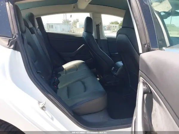 5YJ3E1EA4JF062932 2018 TESLA MODEL 3 - Image 8