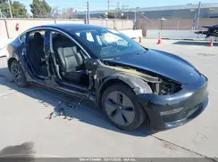 5YJ3E1EA4JF069895 2018 TESLA MODEL 3