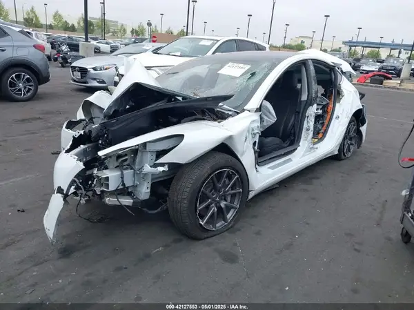5YJ3E1EA4JF076099 2018 TESLA MODEL 3 - Image 2