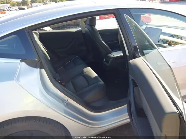5YJ3E1EA4JF076538 2018 TESLA MODEL 3 - Image 8