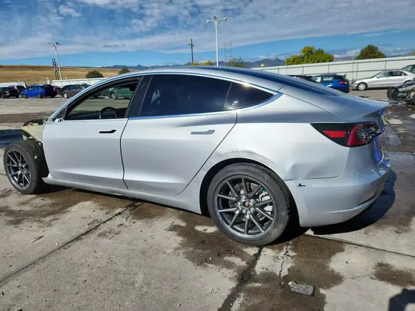 5YJ3E1EA4JF076541 2018 TESLA MODEL 3 - Image 2