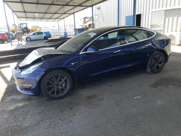 5YJ3E1EA4JF077897 2018 TESLA MODEL 3 - Image 1