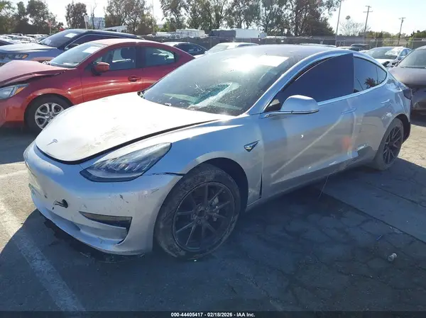 5YJ3E1EA4JF095283 2018 TESLA MODEL 3 - Image 2