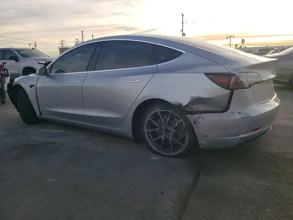 5YJ3E1EA4JF095316 2018 TESLA MODEL 3 - Image 2