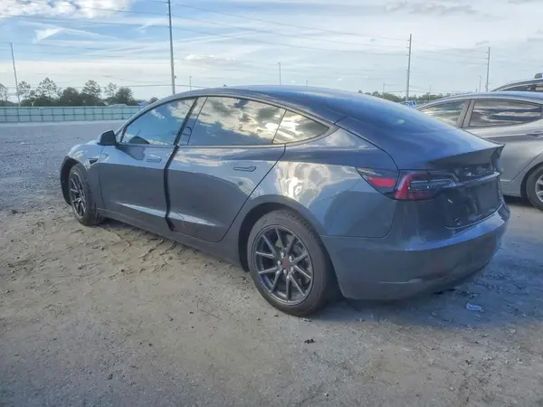 5YJ3E1EA4JF102006 2018 TESLA MODEL 3 - Image 2