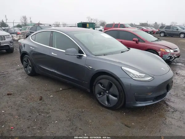 5YJ3E1EA4JF123647 2018 TESLA MODEL 3 - Image 1
