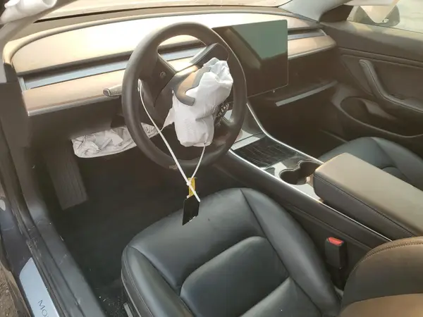 5YJ3E1EA4JF123762 2018 TESLA MODEL 3 - Image 8
