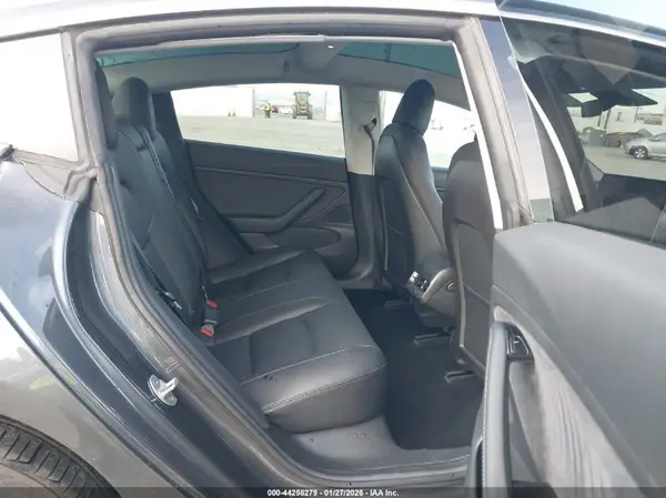 5YJ3E1EA4JF123891 2018 TESLA MODEL 3 - Image 8