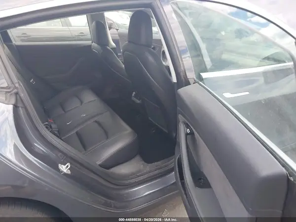 5YJ3E1EA4JF153473 2018 TESLA MODEL 3 - Image 8