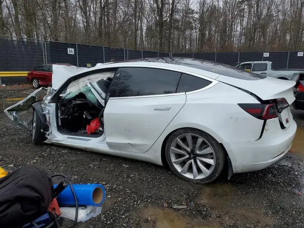 5YJ3E1EA4JF155935 2018 TESLA MODEL 3 - Image 2