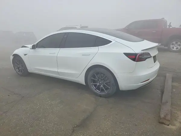 5YJ3E1EA4JF162223 2018 TESLA MODEL 3 - Image 2