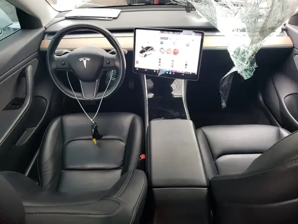 5YJ3E1EA4JF162643 2018 TESLA MODEL 3 - Image 8
