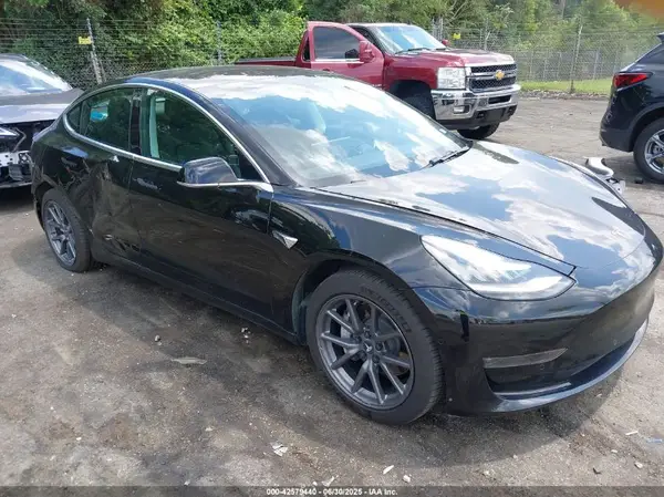 5YJ3E1EA4JF166045 2018 TESLA MODEL 3 - Image 1