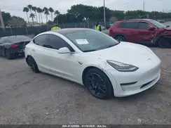 5YJ3E1EA4JF168569 2018 TESLA MODEL 3