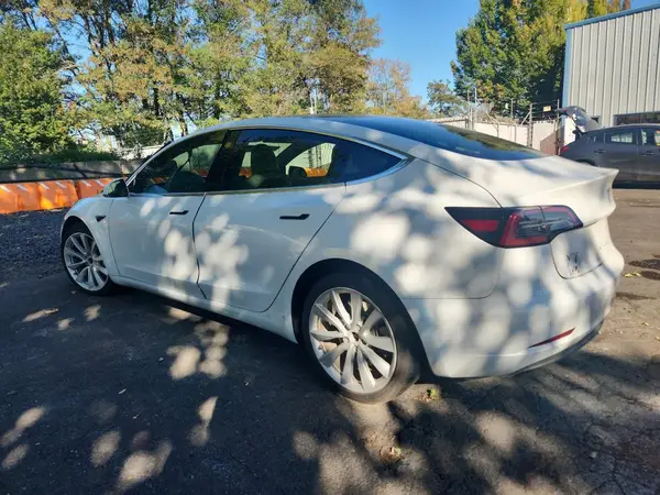 5YJ3E1EA4JF169480 2018 TESLA MODEL 3 - Image 2