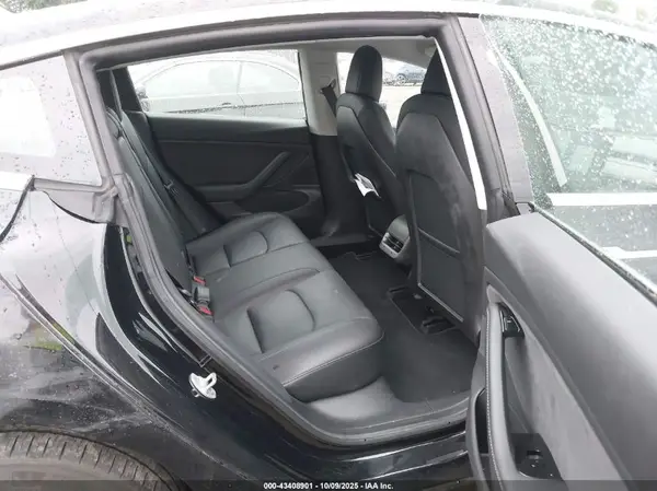 5YJ3E1EA4JF172606 2018 TESLA MODEL 3 - Image 8
