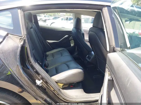 5YJ3E1EA4JF176218 2018 TESLA MODEL 3 - Image 8