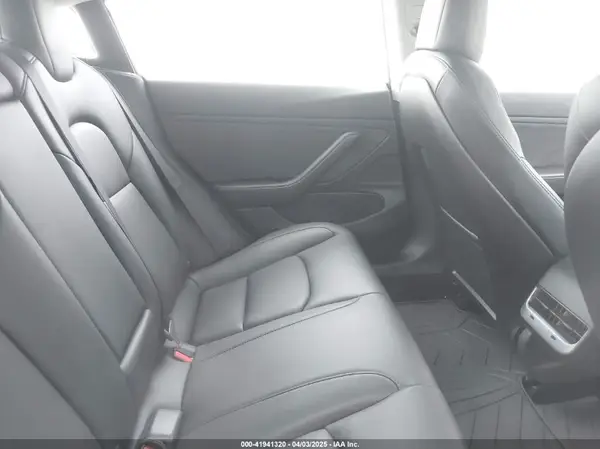 5YJ3E1EA4KF297963 2019 TESLA MODEL 3 - Image 8