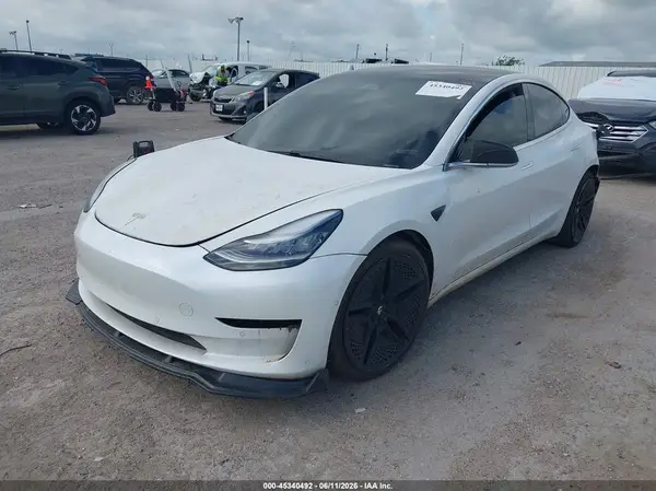 5YJ3E1EA4KF299955 2019 TESLA MODEL 3 - Image 2