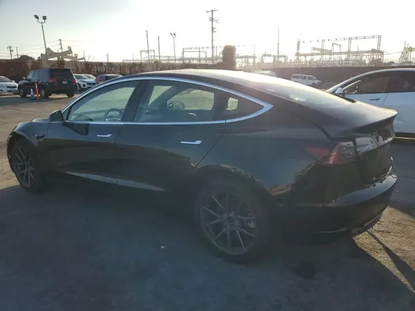 5YJ3E1EA4KF305558 2019 TESLA MODEL 3 - Image 2