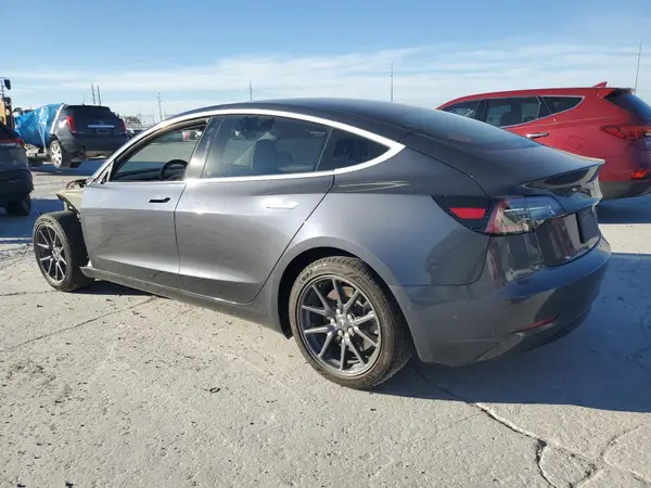 5YJ3E1EA4KF323591 2019 TESLA MODEL 3 - Image 2