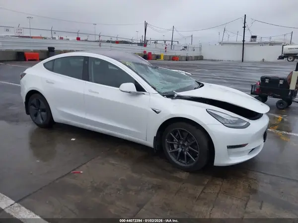 5YJ3E1EA4KF326474 2019 TESLA MODEL 3 - Image 1