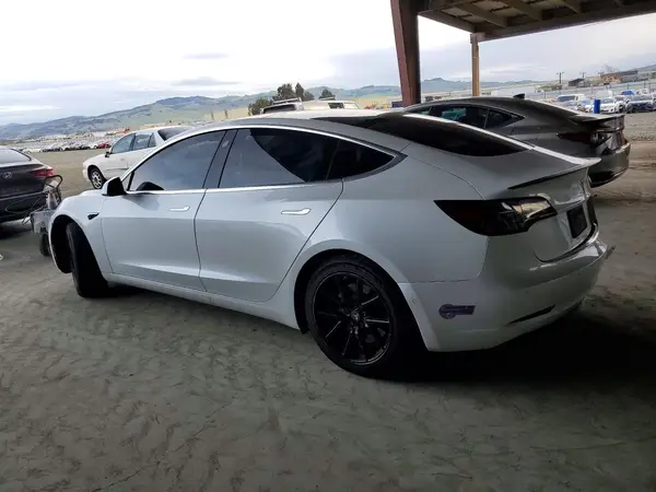 5YJ3E1EA4KF337507 2019 TESLA MODEL 3 - Image 2