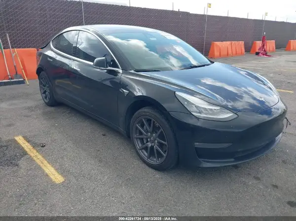 5YJ3E1EA4KF361967 2019 TESLA MODEL 3 - Image 1