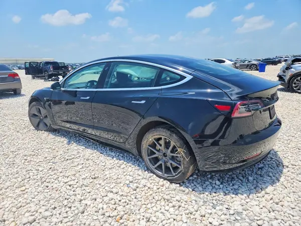 5YJ3E1EA4KF394810 2019 TESLA MODEL 3 - Image 2