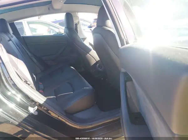 5YJ3E1EA4KF399442 2019 TESLA MODEL 3 - Image 8