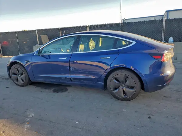 5YJ3E1EA4KF401092 2019 TESLA MODEL 3 - Image 2