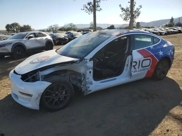 5YJ3E1EA4KF401500 2019 TESLA MODEL 3 - Image 1