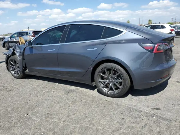 5YJ3E1EA4KF426963 2019 TESLA MODEL 3 - Image 2
