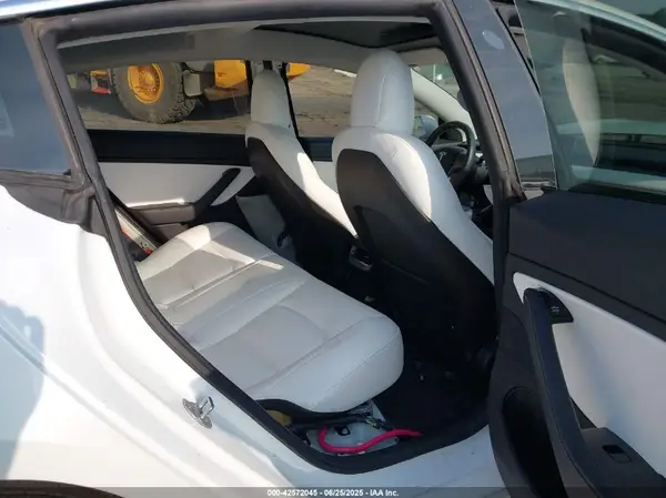 5YJ3E1EA4KF444945 2019 TESLA MODEL 3 - Image 8