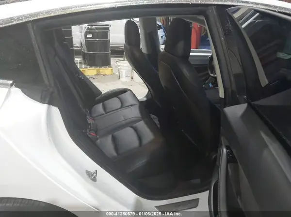 5YJ3E1EA4KF476603 2019 TESLA MODEL 3 - Image 8