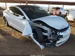5YJ3E1EA4KF482417 2019 TESLA MODEL 3